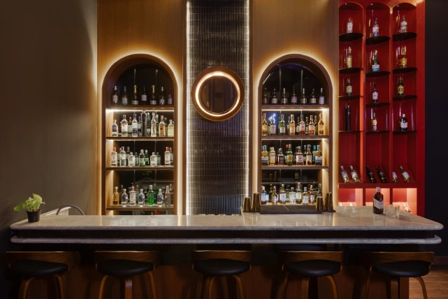 Den bar and lounge